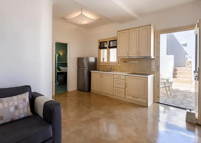 Nicolia Sea View, Jacuzzi, Walk To Centre