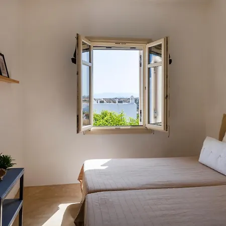 Nicolia Stays Sea View, Jacuzzi, Walk To Centre Apartamento Naousa