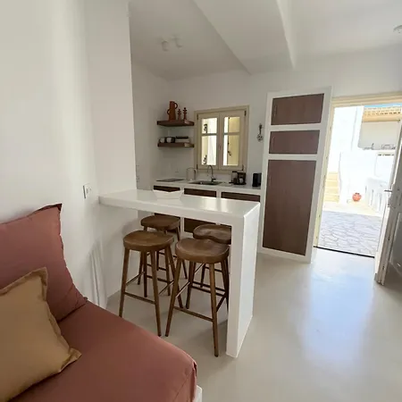 Nicolia Sea View, Jacuzzi, Walk To Centre شقة