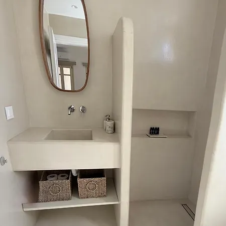 Nicolia Sea View, Jacuzzi, Walk To Centre شقة ناوسا
